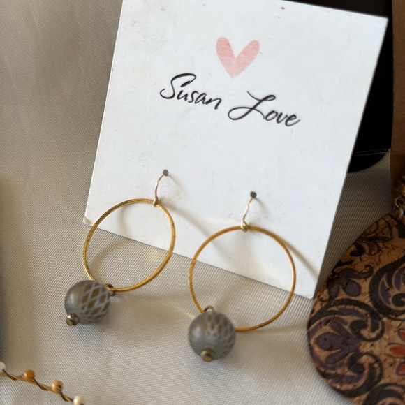 4 Pair Cute Brand New Earrings by Turkoyz, Plunder & Susan Love Handmade - Picture 4 of 13